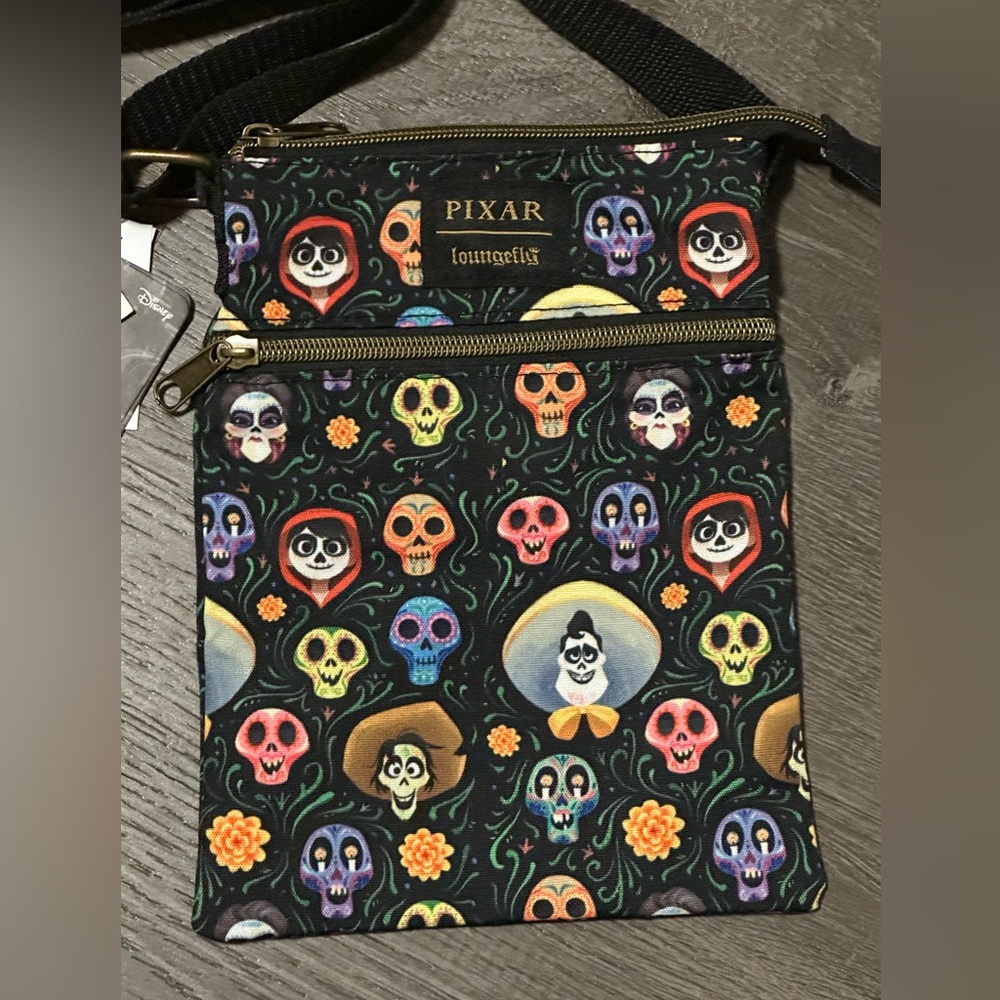 Loungefly Crossbody Passport Bag Disney Pixar's Coco Skulls Dia De Los Muertos - Picture 2 of 4